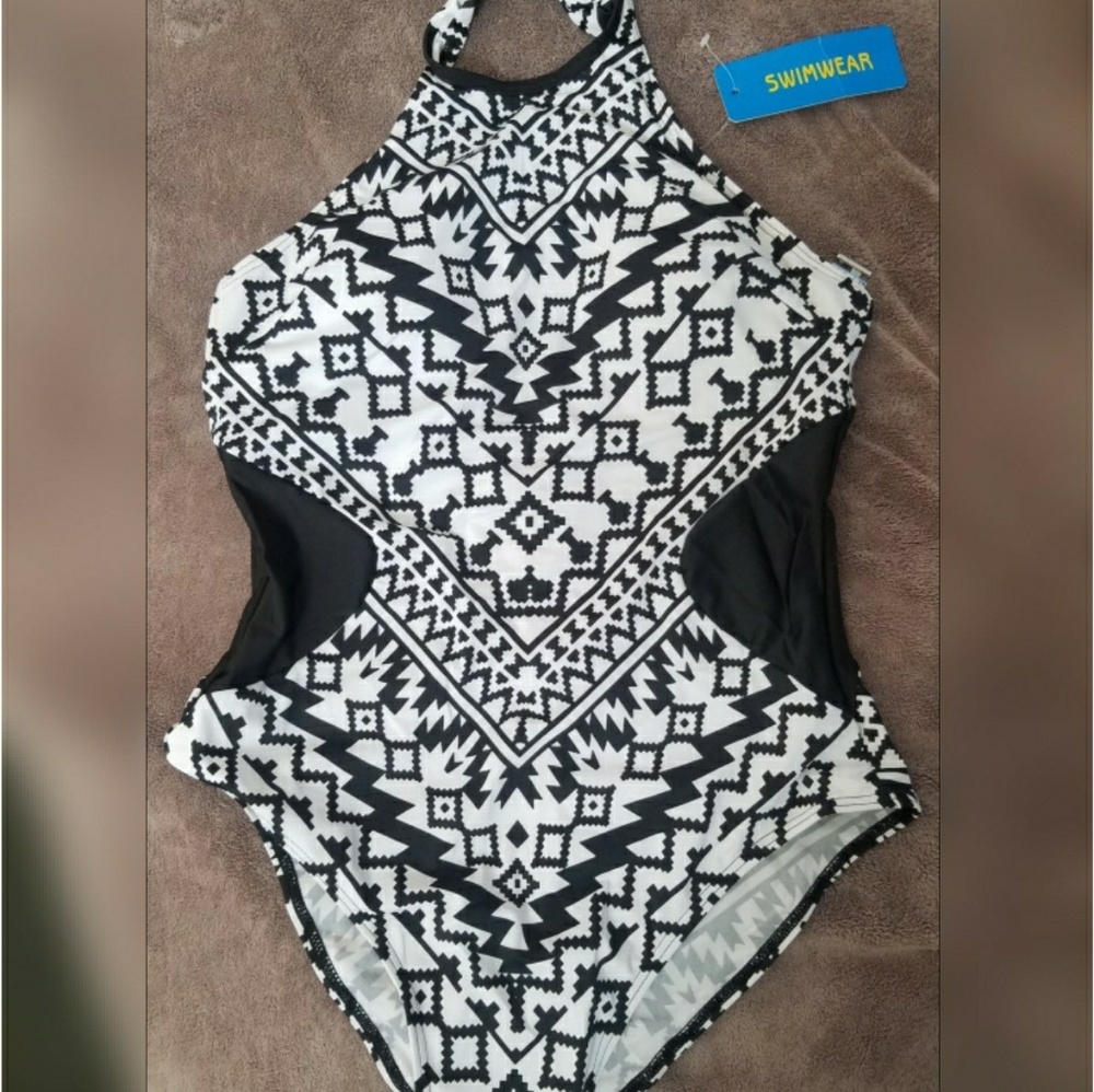 ❣ ONE PIECE BATHING SUIT❣ Aztec print NWT